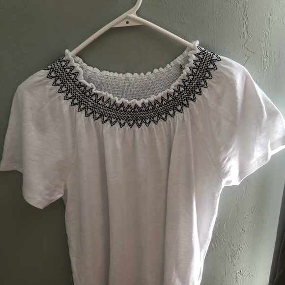 Casual smocked top - Picture 2 of 3